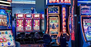soccer tip Live Casino မြန်မာ ကာစီနိုဝါသနာပါသူများ ကစားနေသောမြင်ကွင်း